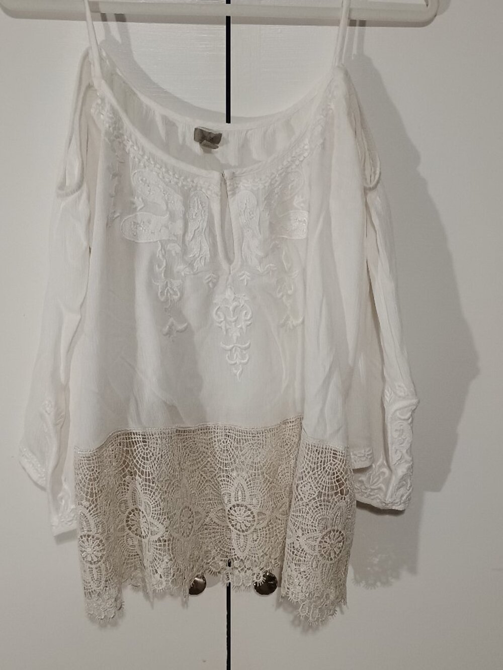 Ecote Urban Outfitters White Boho Cold Shoulder Crochet Lace Embroidered Blouse - Picture 2 of 10